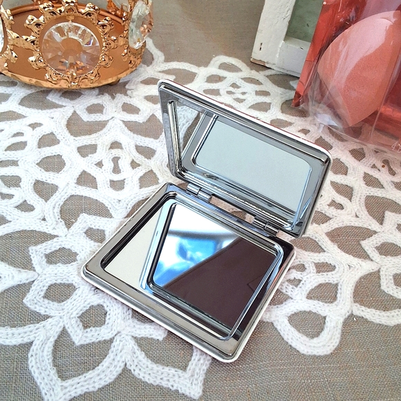 NEW Gift Set, E.l.f. Cosmetic Brushes&Sponge, Gold&Glass Container+Purse Compact - Picture 8 of 9